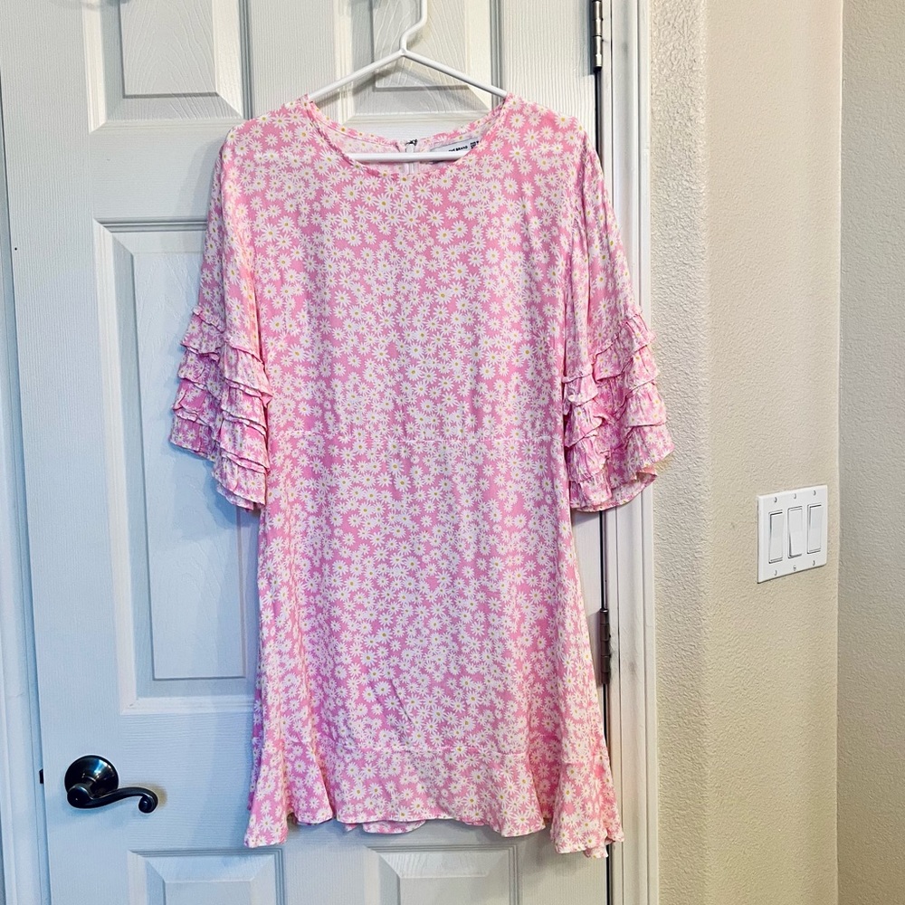 💥💥Clearance!!💥💥pink floral print Serafina ruffled short sleeve mini dress - Picture 7 of 13